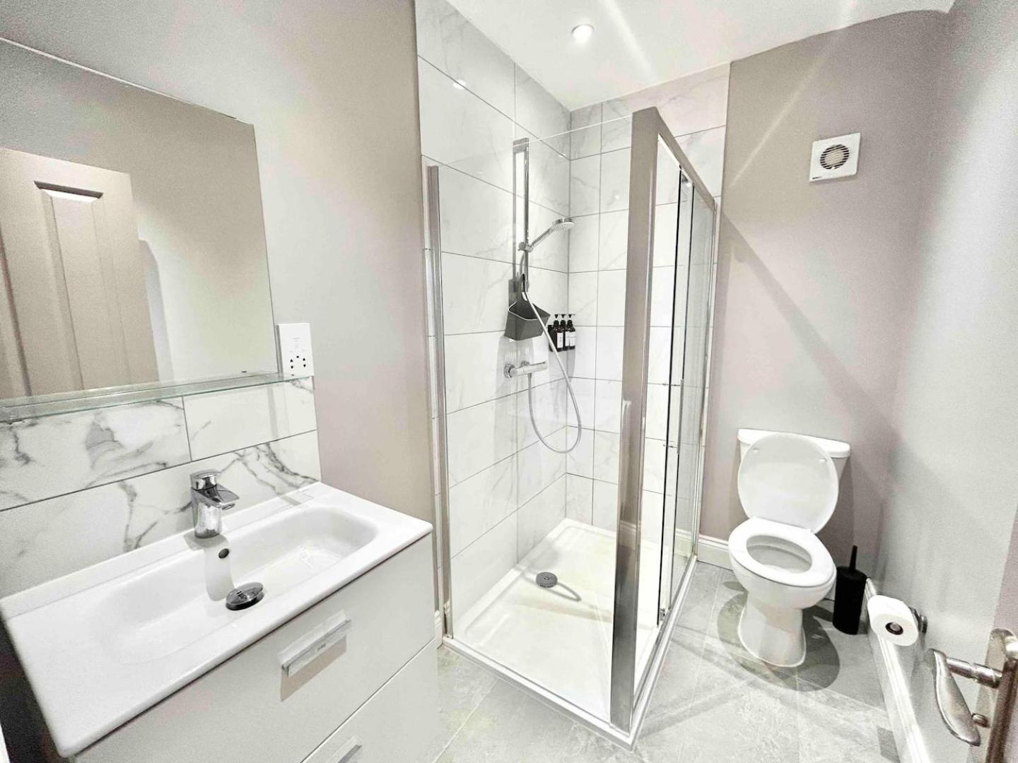 The Winstre Borehamwood Extérieur photo